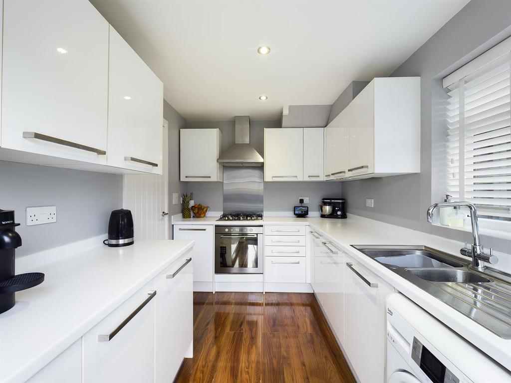 CAM00141 P1-PR0484-STILL05.jpg