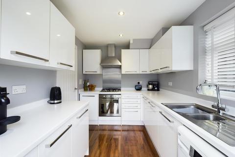 30 Quail Gardens, South Croydon, CR2 8TF