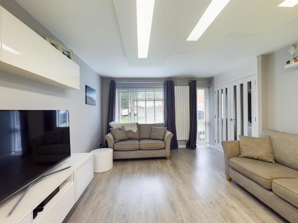 CAM00458 P1-PR0196-STILL05.jpg