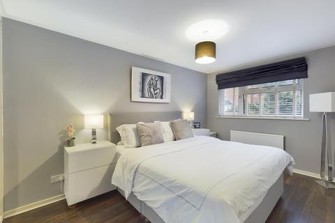 30 Quail Gardens, South Croydon, CR2 8TF