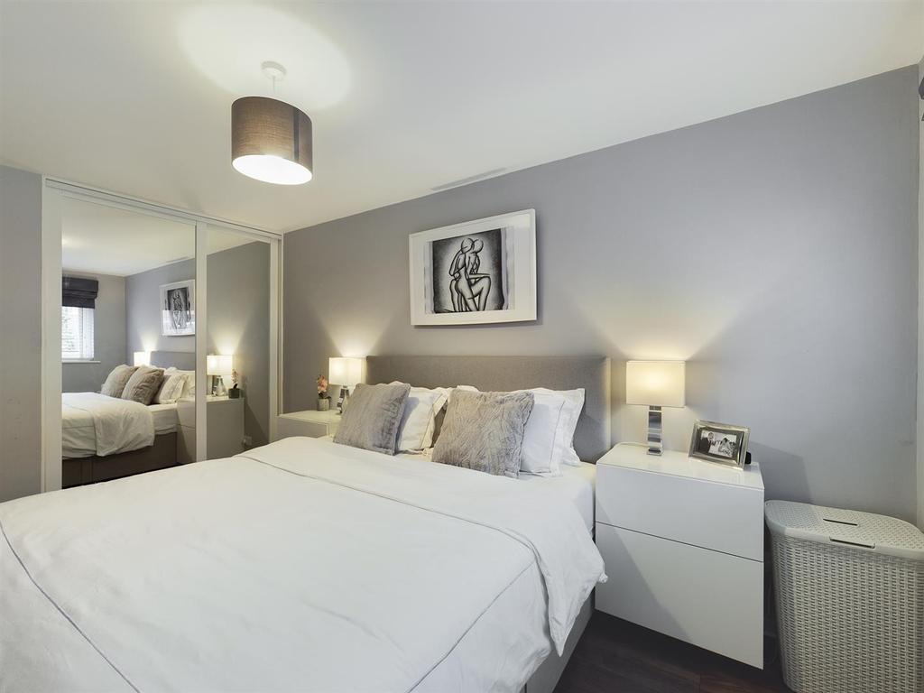 CAM00458 P1-PR0196-STILL04.jpg