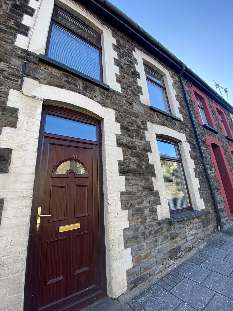 High Street, Porth, Rhondda, Cynon... 3 bed terraced house £595 pcm