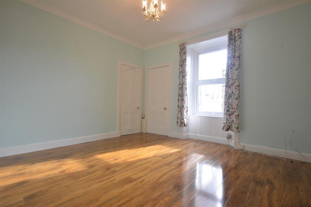 Shaftesbury Street, Alloa, Alloa, Stirlingshire, FK10 2LT 2 bed flat
