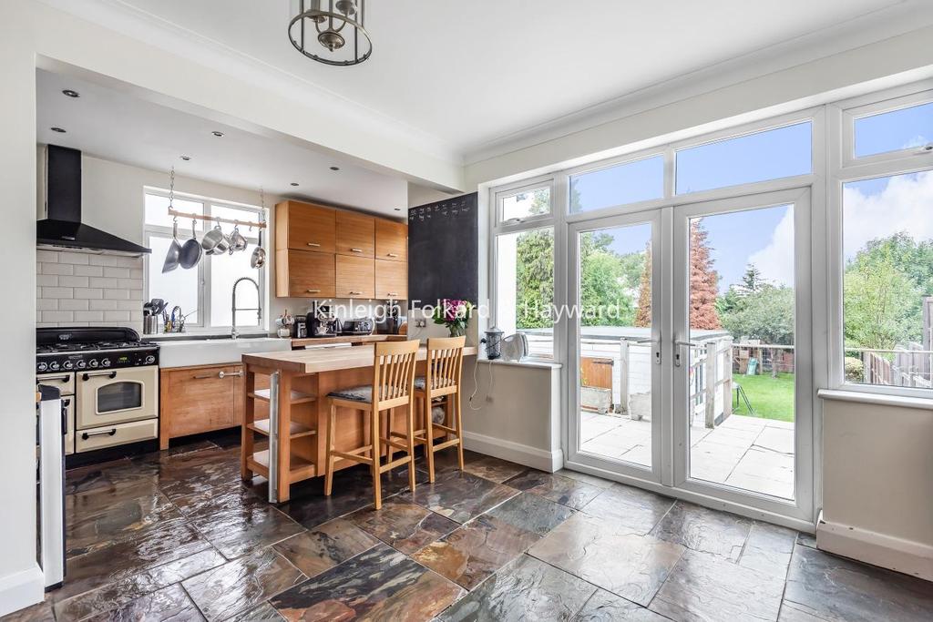 The Crescent, West Wickham 5 bed semidetached house £800,000