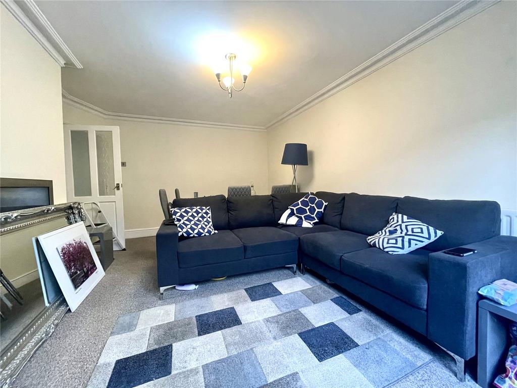 Ranworth Close, Erith, DA8 2 bed £1,350 pcm (£312 pw)
