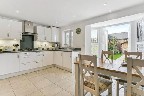 3 bedroom semi-detached house for sale, Curf Way, Burgess Hill, West Sussex, RH15