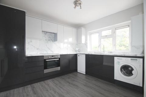 2 bedroom maisonette to rent, Slades Drive, Chislehurst, BR7