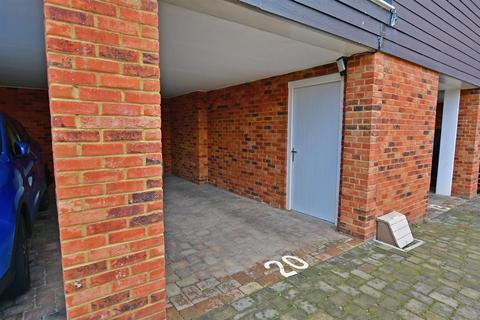 17 Farleigh Gardens, Wouldham, Rochester, ME1 3FW