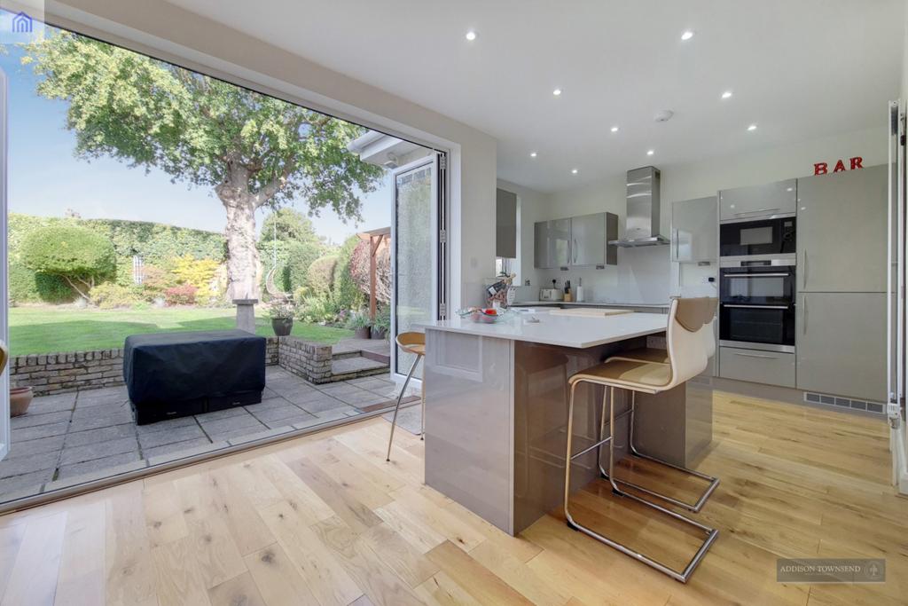 Stone Hall Road, N21 3 bed bungalow £1,250,000