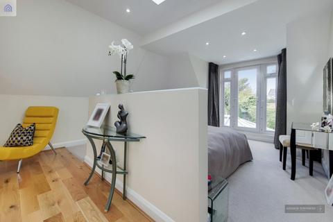 7 Stone Hall Road, London, N21 1LR
