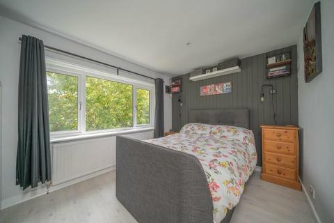 37 Aylesbury Close, Tytherington, Macclesfield, SK10 2LE