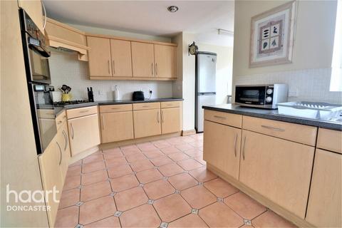 83 Brodsworth Way, Rossington, Doncaster, DN11 0FD