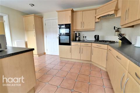 83 Brodsworth Way, Rossington, Doncaster, DN11 0FD