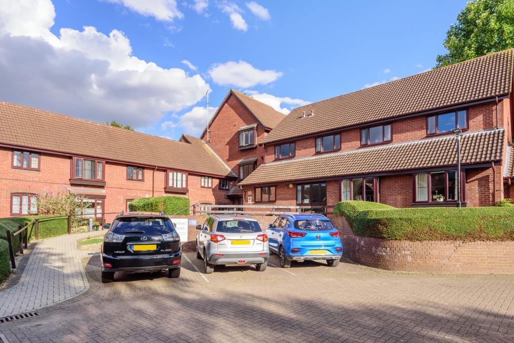 Churchill Court, Aylesbury, Buckinghamshire, HP21 1 bed retirement property for sale £60,000