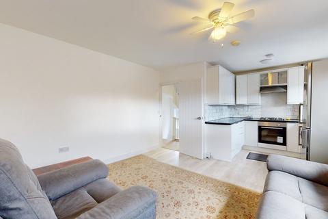 3 bedroom flat to rent, Iveagh Avenue, London, NW10