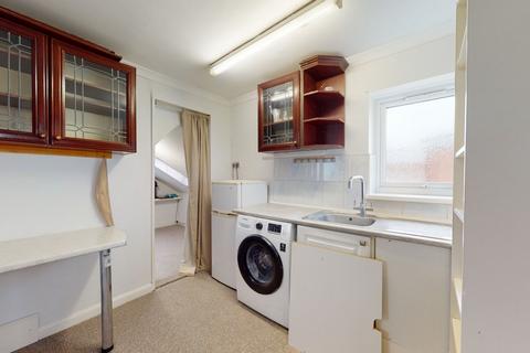 3 bedroom flat to rent, Iveagh Avenue, London, NW10