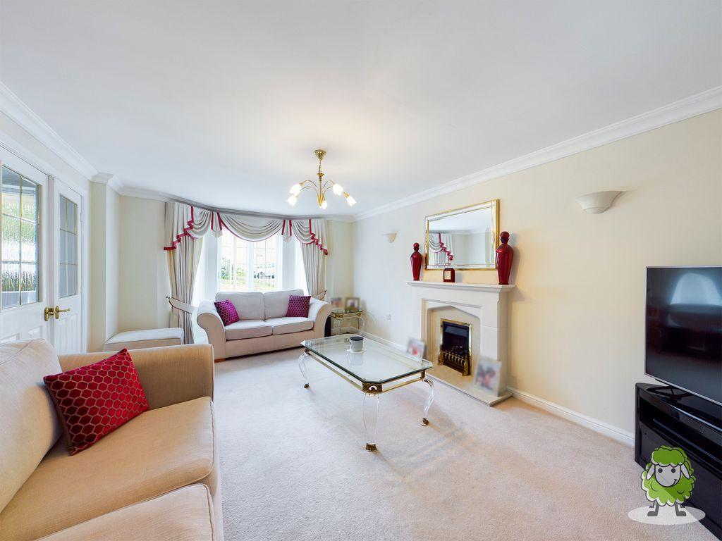 Kings Stand, Mansfield NG18 4AY 4 bed detached house £1,400 pcm (£323 pw)