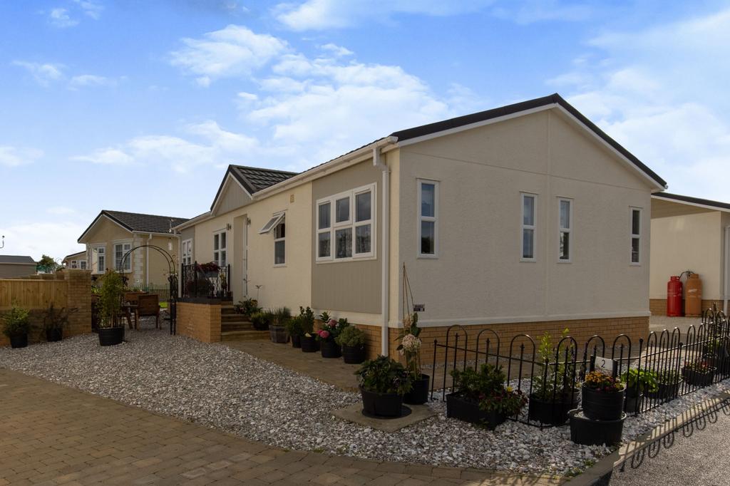 Meadowlands Court, Bude, Cornwall, EX23 2 bed park home for sale £255,000