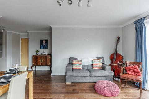 Flat 6, 12 Millennium Drive, London, E14 3GJ