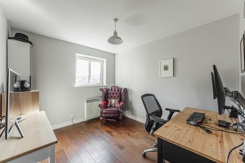 Flat 6, 12 Millennium Drive, London, E14 3GJ