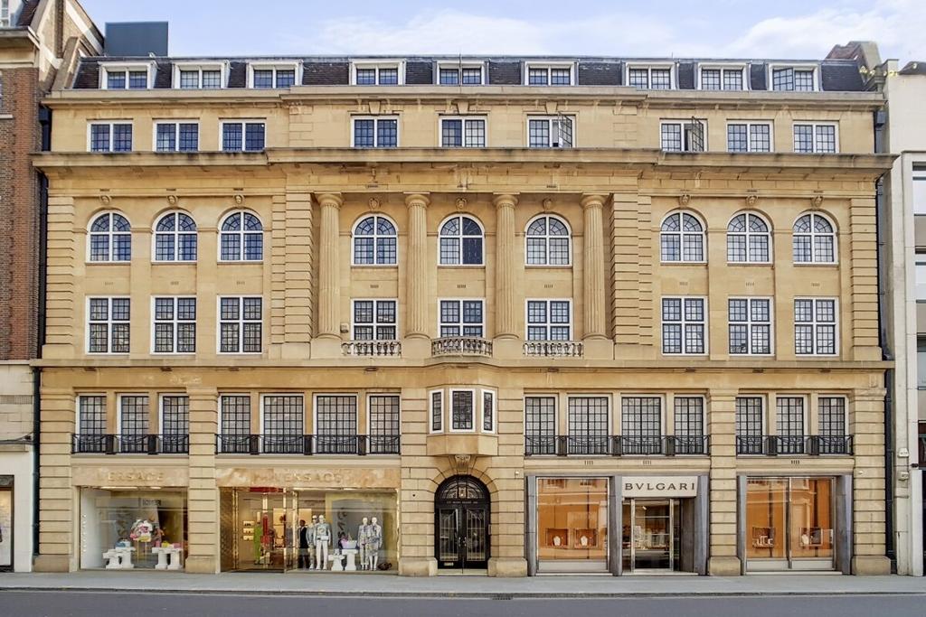 Hugo House 177 Sloane Street SW1X 1 bed apartment £3,683 pcm (£850 pw)