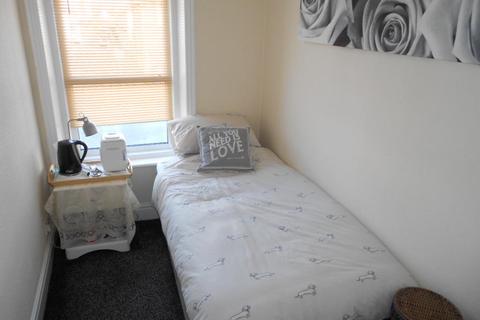 153 Lytham Road, Blackpool, FY1 6DL
