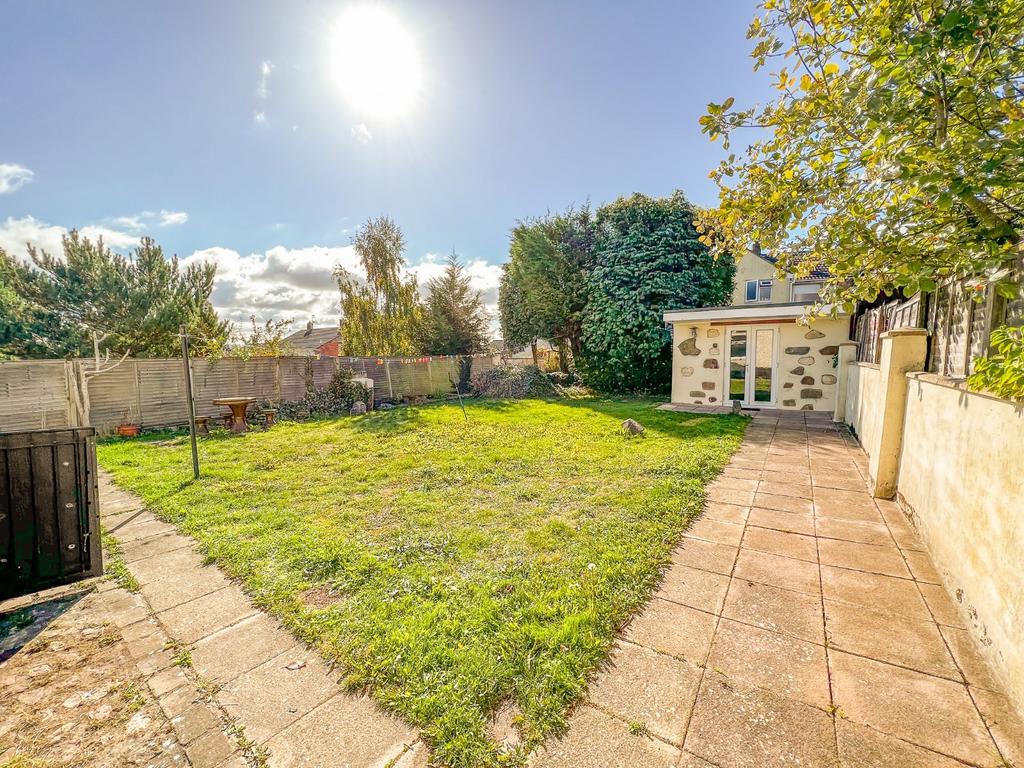 Lower Down Road, Portishead, North Somerset, BS20 4 bed bungalow for