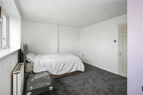 2 bedroom apartment for sale, Sythwood, Woking, Surrey, GU21