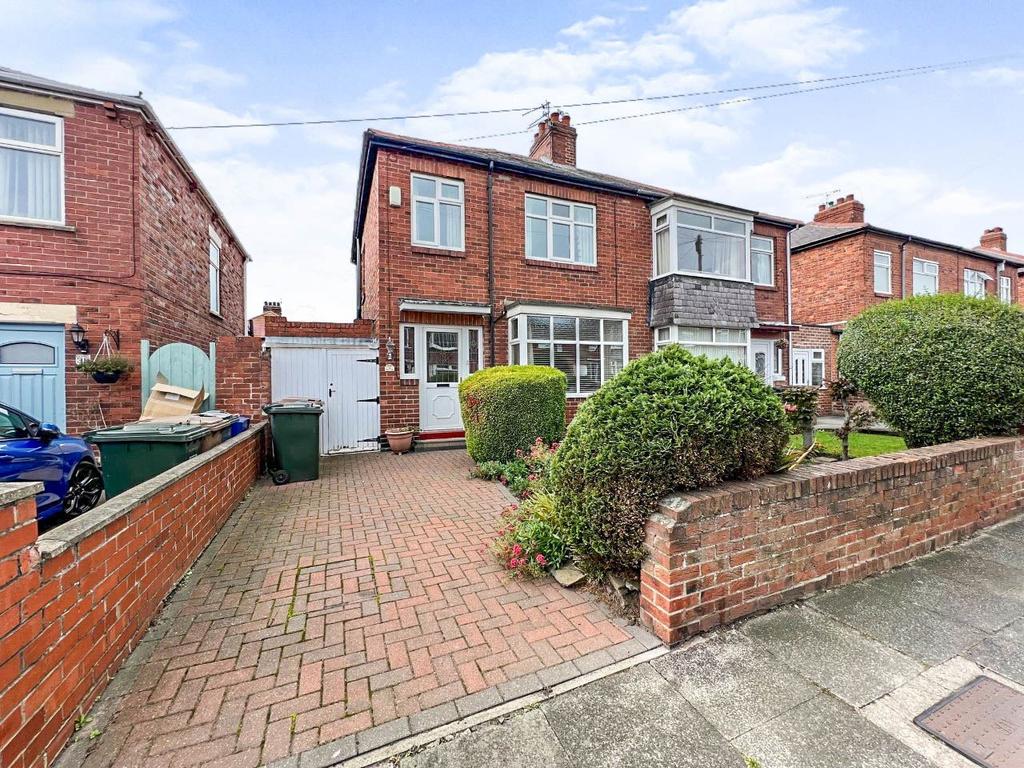 Fern Avenue, North Shields, Tyne and... 3 bed semidetached house £