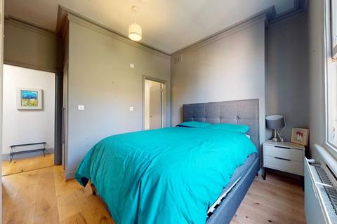 1 bedroom flat to rent, Hazlitt Road, Olympia W14