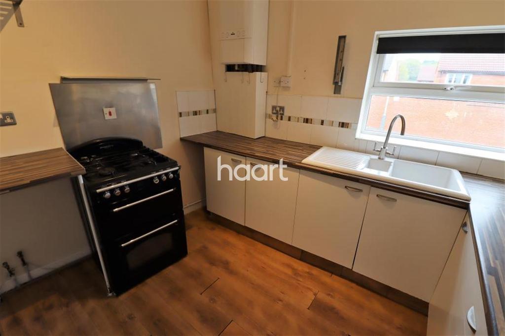 Ansley Common 3 bed terraced house £795 pcm (£183 pw)
