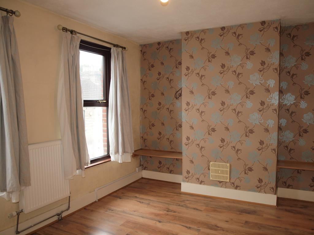 Thorold Road, Chatham ME5 2 bed terraced house £210,000