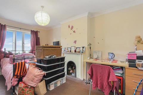 208 Rowan Road, London, SW16 5HX