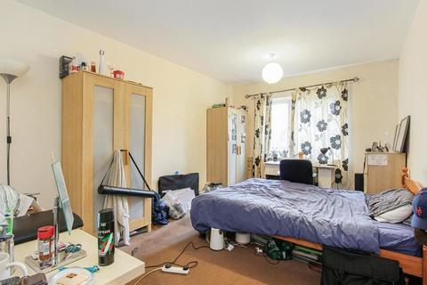 208 Rowan Road, London, SW16 5HX