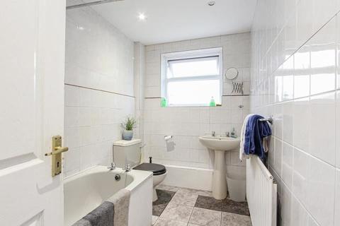 208 Rowan Road, London, SW16 5HX