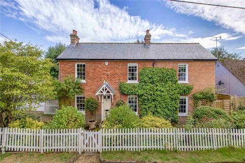 4 bedroom detached house for sale - Middle Bourne Lane, Lower Bourne, Farnham, Surrey, GU10