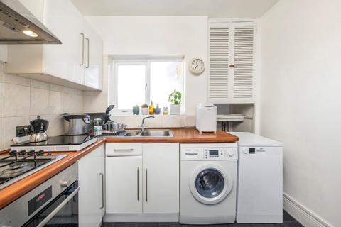 2 bedroom flat for sale, Onslow Road, Richmond, Surrey