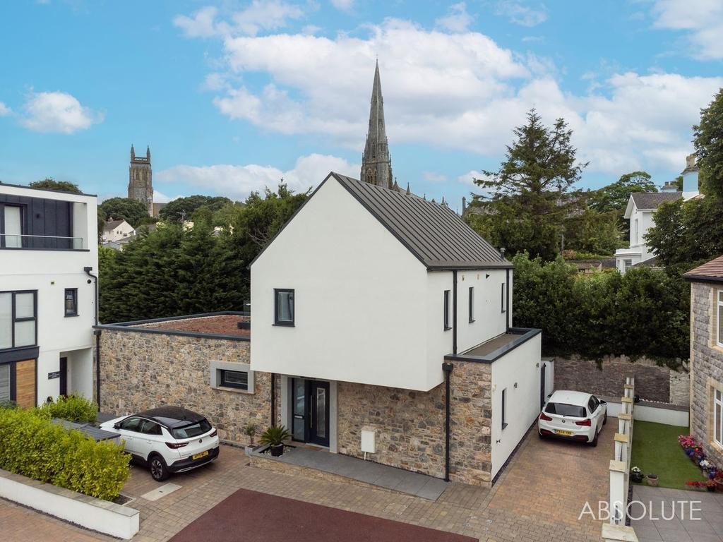 St. Margarets Close, Torquay, Devon, TQ1 4 bed detached house £695,000