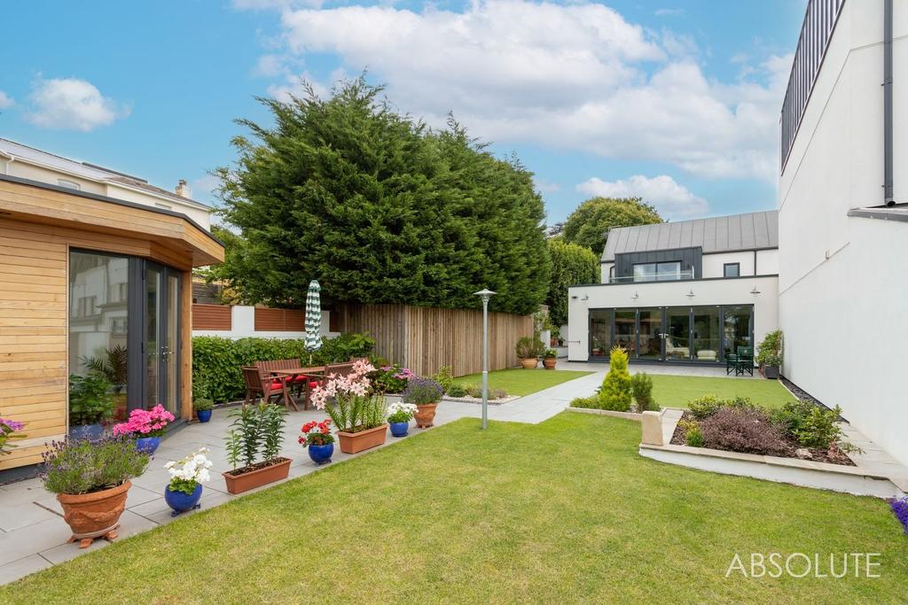 St. Margarets Close, Torquay, Devon, TQ1 4 bed detached house £695,000