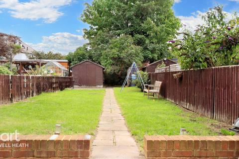 20 Walnut Tree Road, Dagenham, RM8 3JB