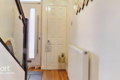 20 Walnut Tree Road, Dagenham, RM8 3JB