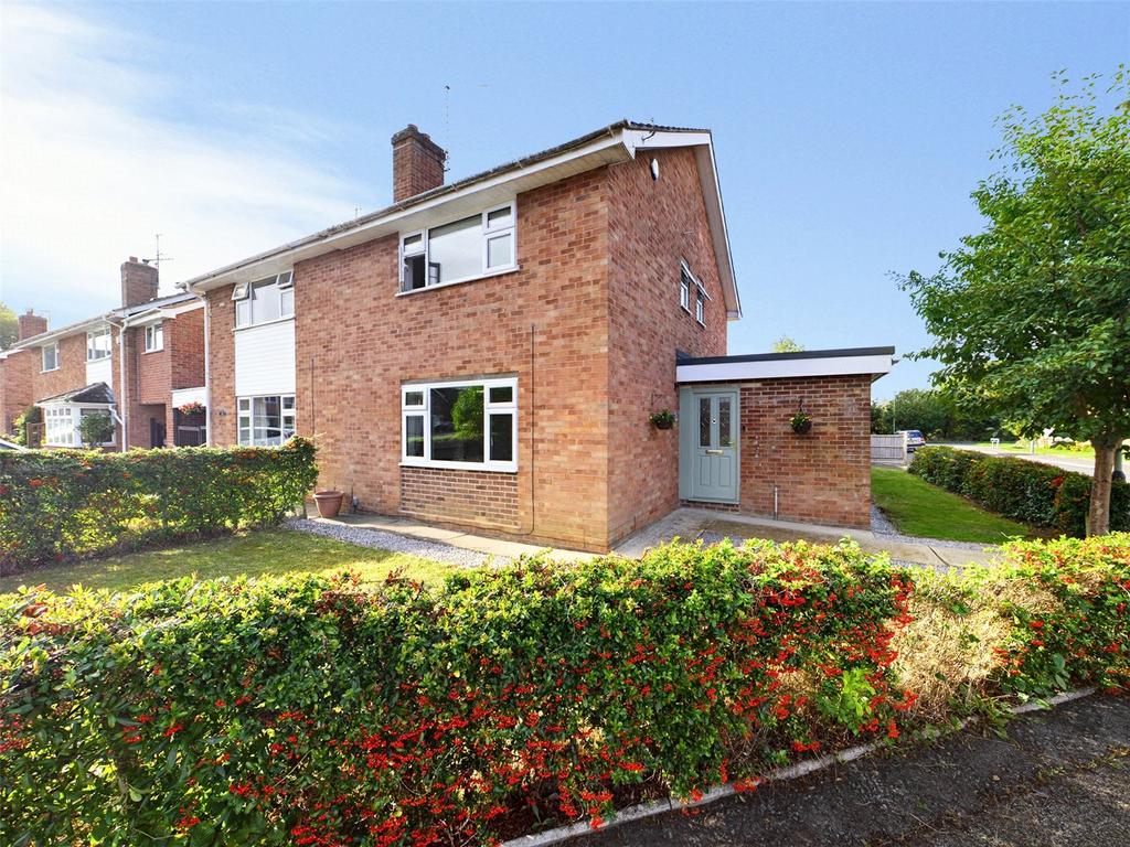 Springbank Grove, Cheltenham, Gloucestershire, GL51 3 bed semidetached