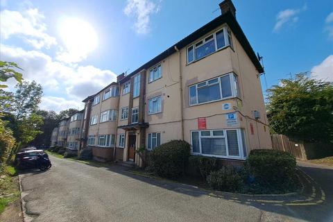 2 bedroom apartment for sale, Canons Court, Edgware, HA8