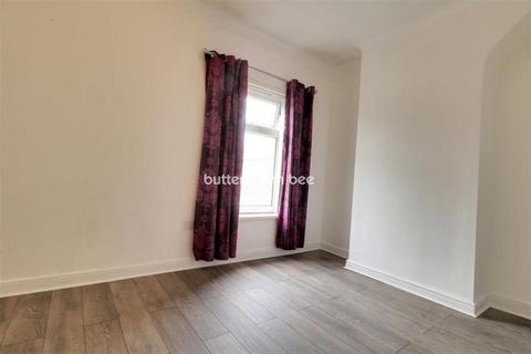 2 bedroom terraced house to rent, West Street, Crewe