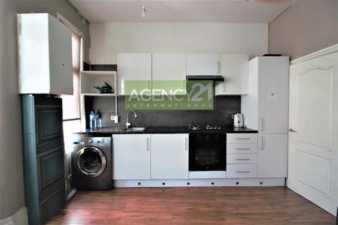2 bedroom flat for sale - Green Street, Plaistow, E13