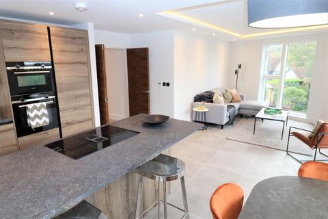 2 bedroom flat for sale - Clandon Road, Guildford, Surrey