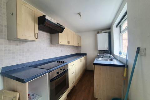 3 bedroom terraced house to rent, Rosetta Road, NG7