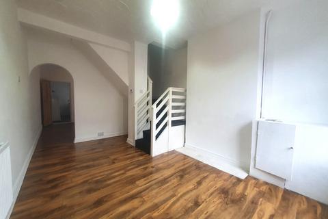 2 bedroom terraced house to rent, Reeves Road, DE23