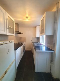 2 bedroom terraced house to rent, Reeves Road, DE23