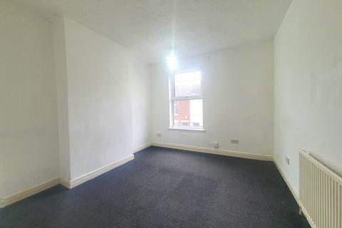 2 bedroom terraced house to rent, Reeves Road, DE23